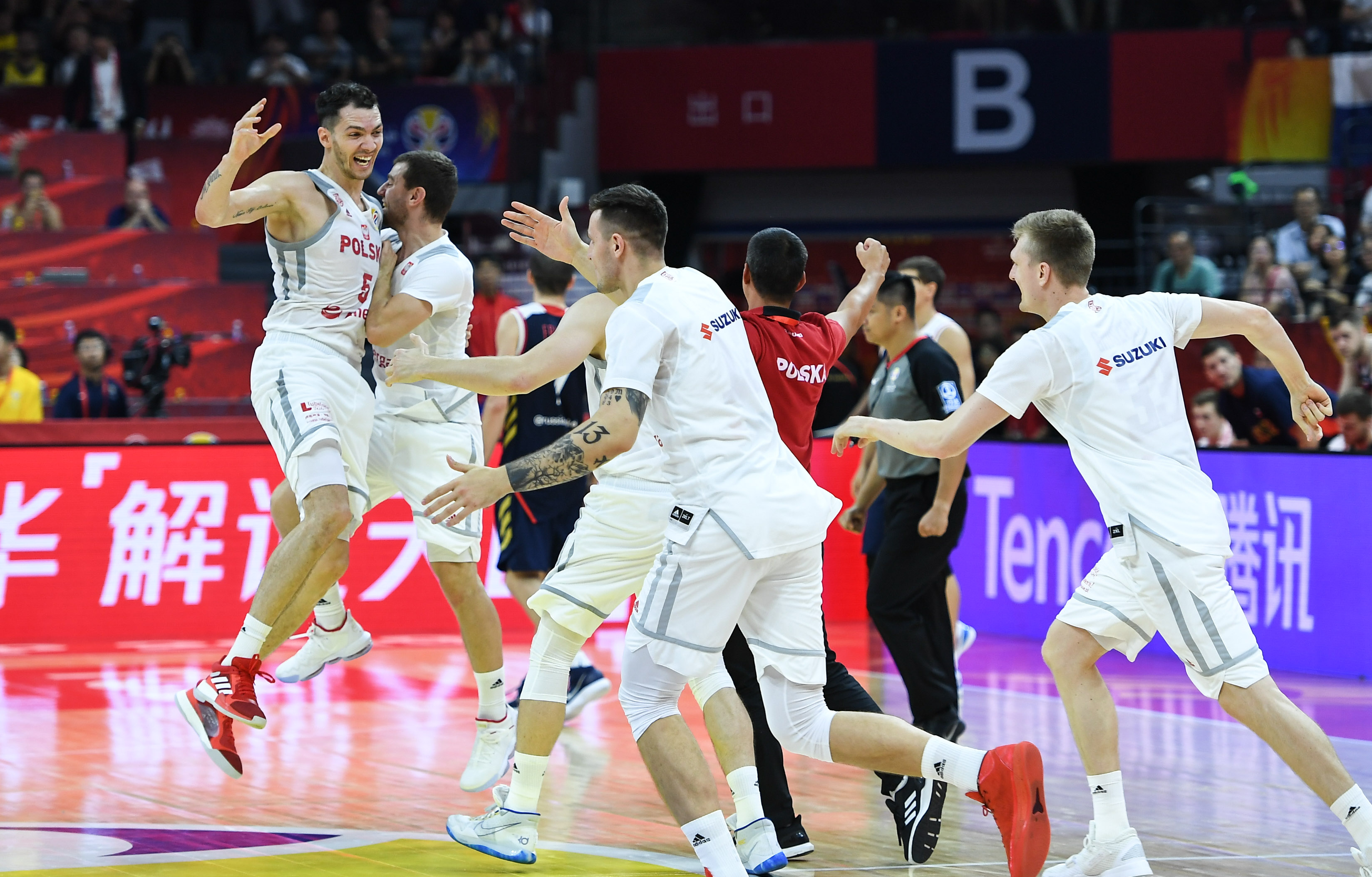 波兰队险胜韩国队，梁靖崑关键制胜