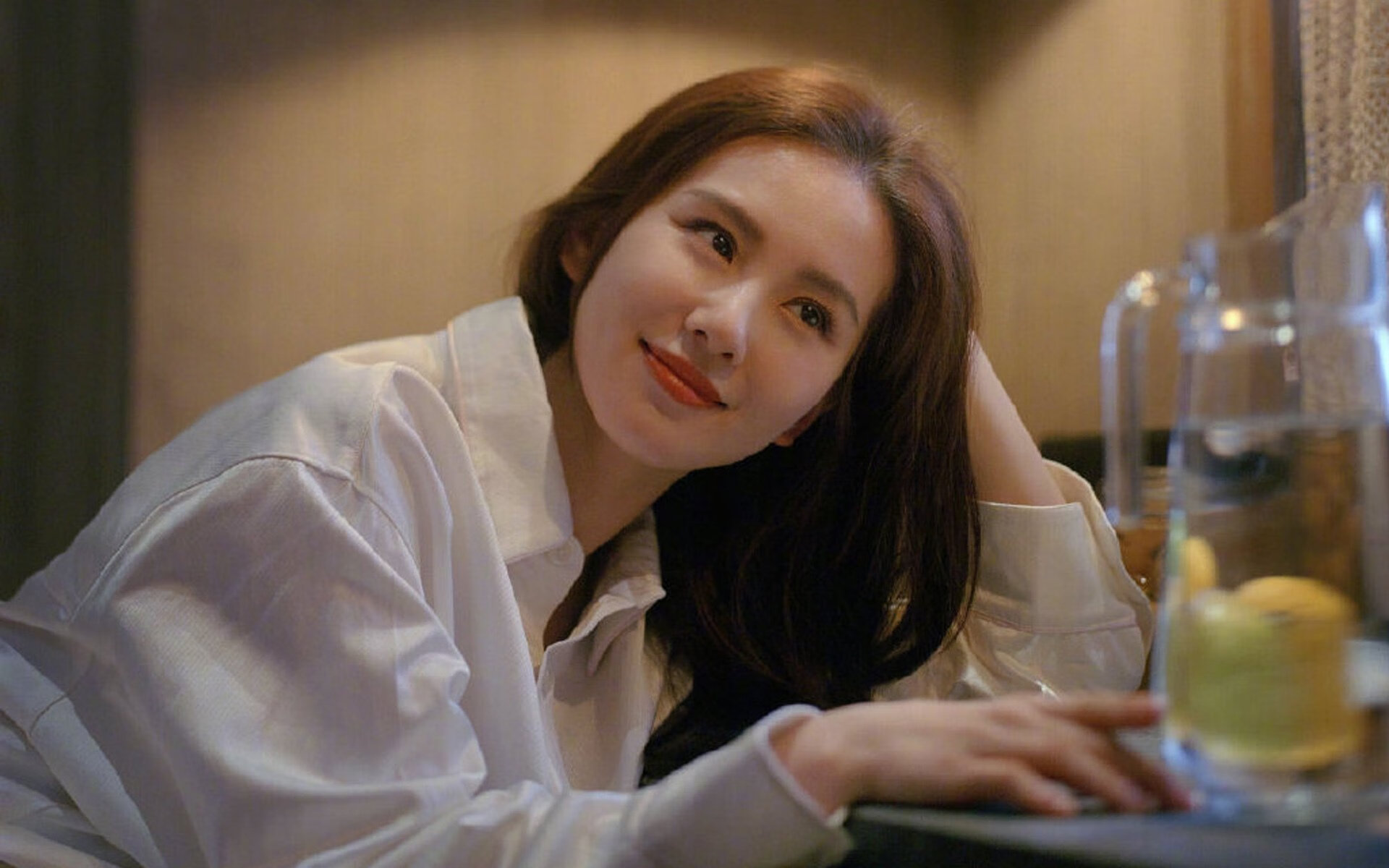 岩壁与海啸，当德里赫特的爆发，撞上佛罗伦萨冲垮比利时的洪流